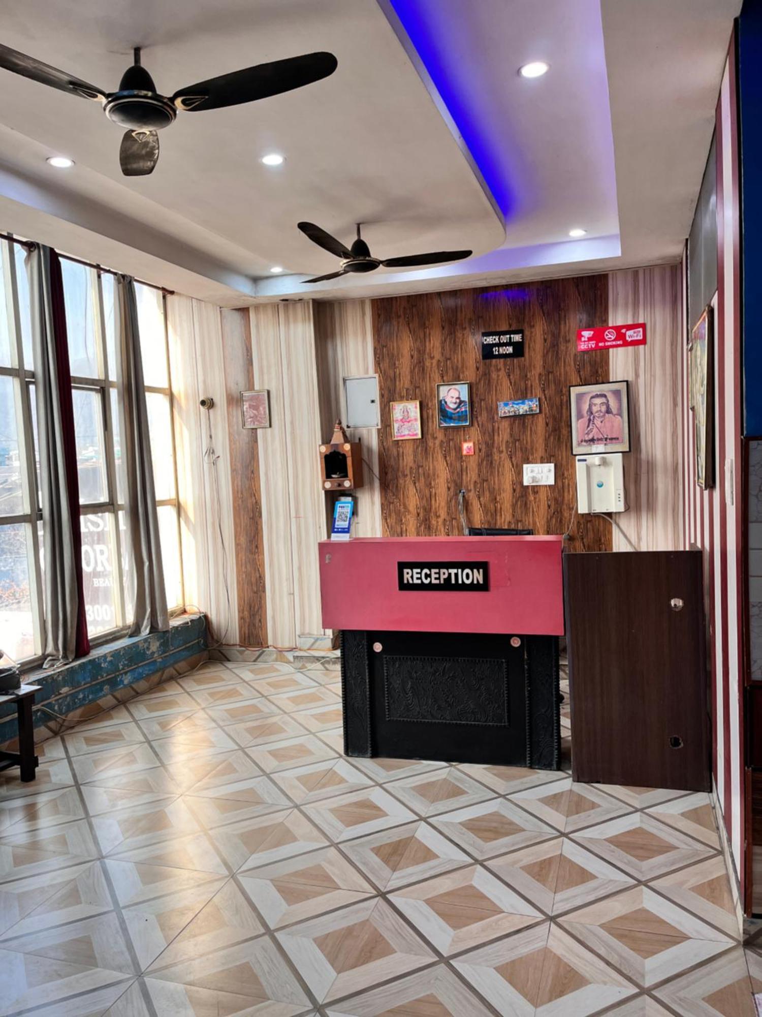 Hotel Pushpanjali Haldwāni 외부 사진